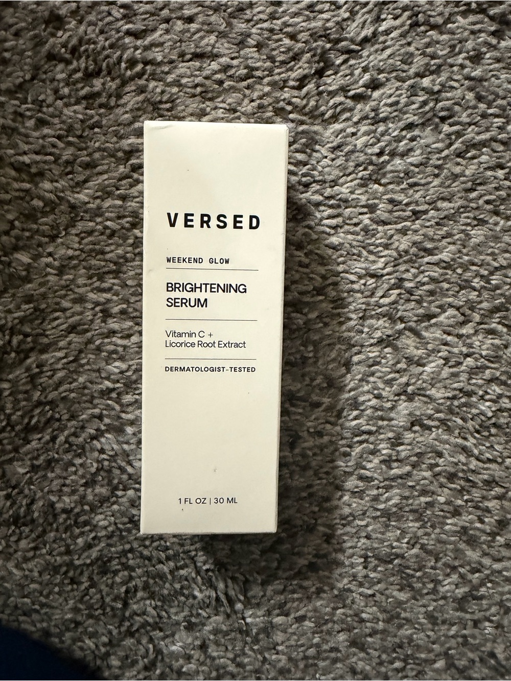 Versed Weekend Glow Brightening Serum — White